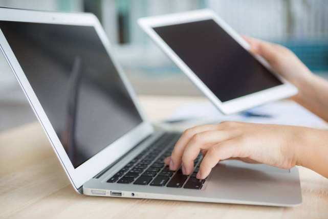 为什么眼白会有色素斑,为什么眼白上有红血丝和黑点