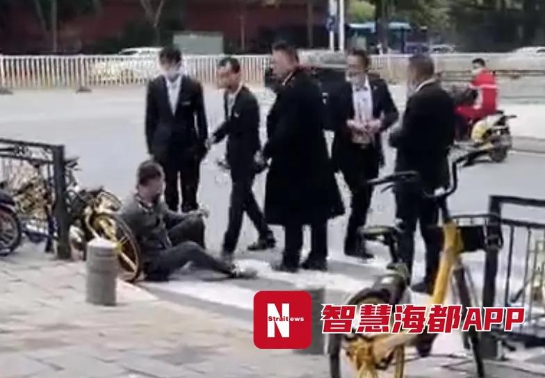 华润物业打人事件处理,物业员工殴打业主已被拘留停职