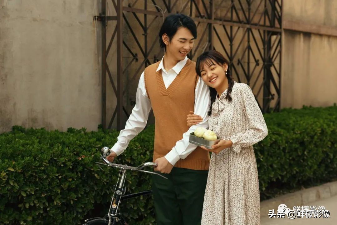 快来一睹超有电影感的婚纱照,电影同款婚纱照推荐