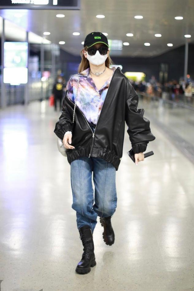 肉肉女孩竖条纹裤子显瘦,下半身有肉的女人穿搭