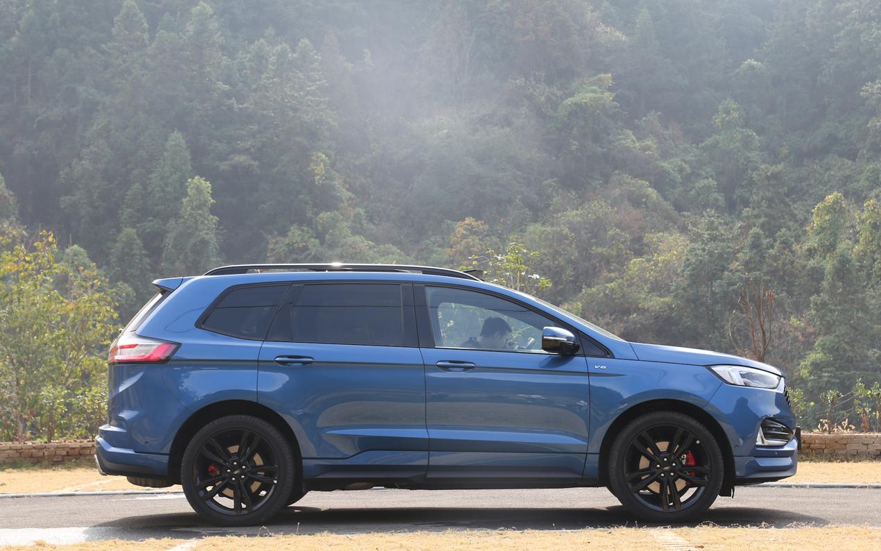 锐界plus运动版和普通版如何选,福特新suv比锐界大