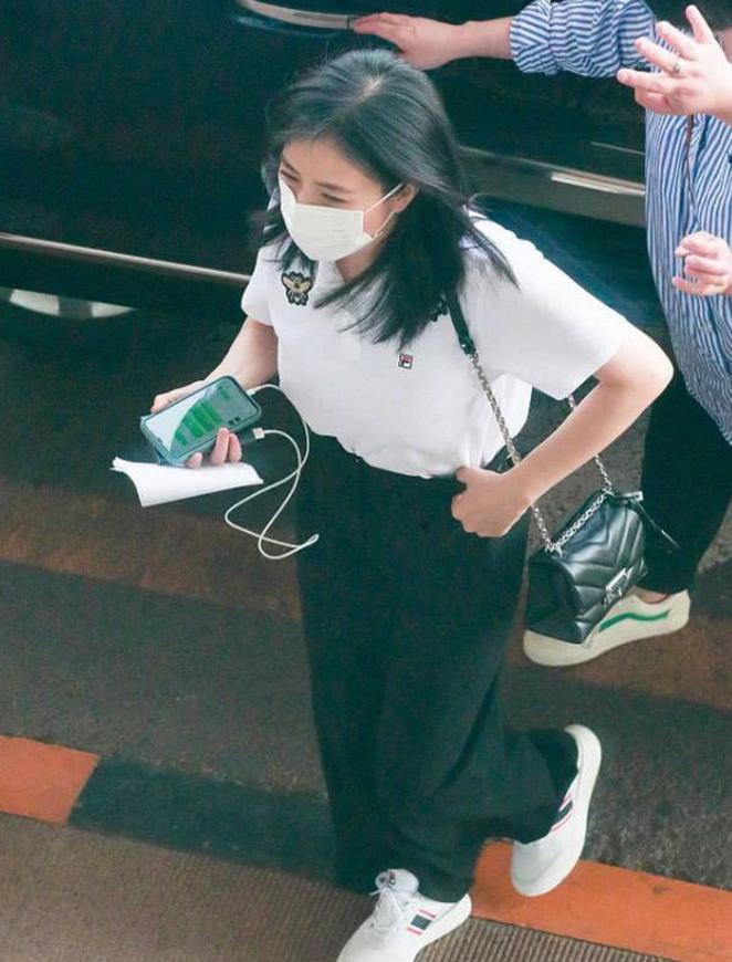 高圆圆素颜眼纹,高圆圆眼纹