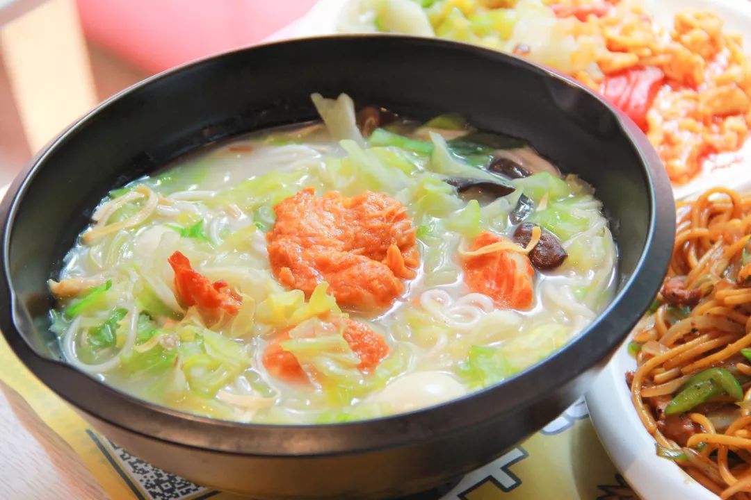 天津好吃的美食一条街晚上,天津中山路美食街