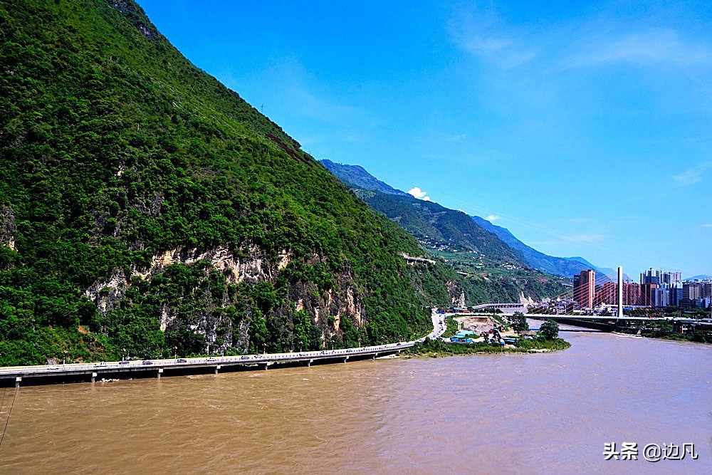 怒江大峡谷独龙江大峡谷,雅鲁藏布江大峡谷和怒江大峡谷