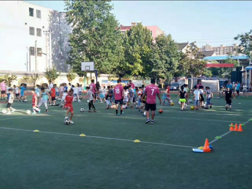 暑期足球公益培训,免费公益足球培训班