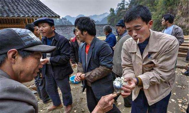 民间有句俗语头顶三尺,农村老话额头低怎么说