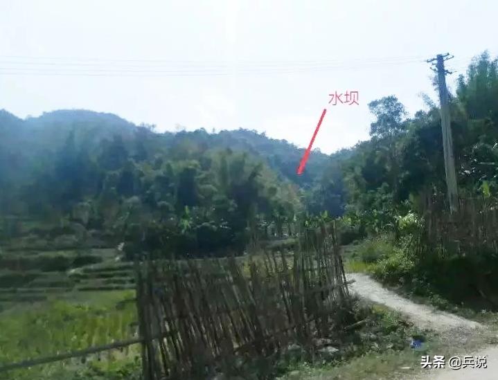 越南老兵重回当年战斗过的洞穴 (越南老兵回忆丛林战争)