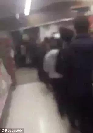 澳洲华人在超市买奶粉被骂,中国人在澳大利亚买奶粉事件