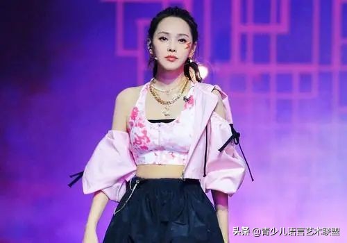 行业认知与前景演讲,行业洞察与趋势预测