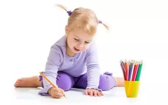 小孩腿型和坐姿有关系吗,孩子长短腿是什么原因引起的