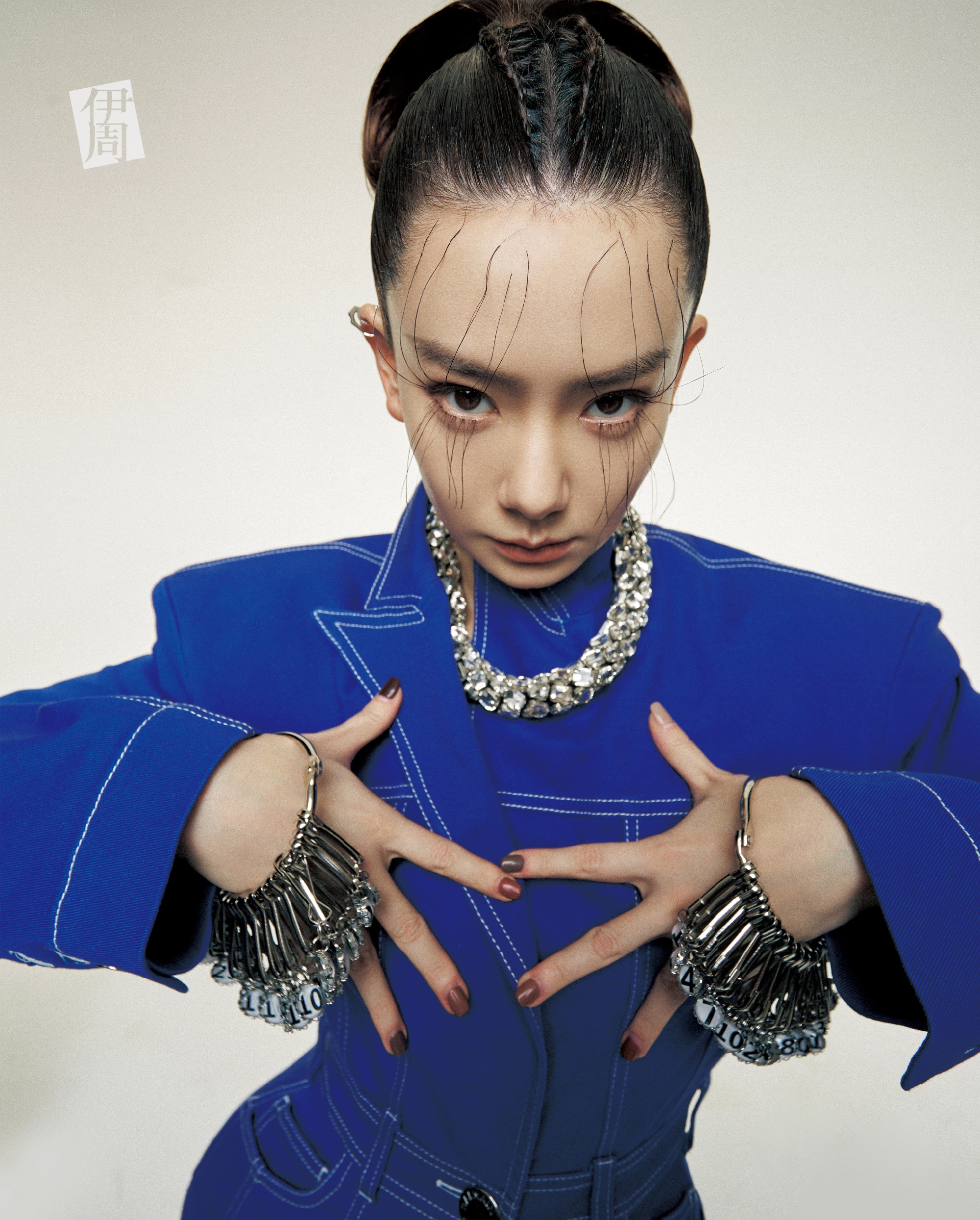 戚薇蜘蛛眼妆容,戚薇挑战睫毛