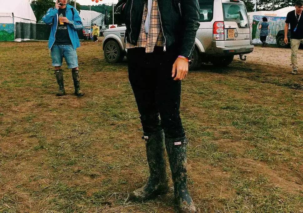 问江南“晴为何物”，你见过这些时尚品牌的雨衣、雨靴吗？