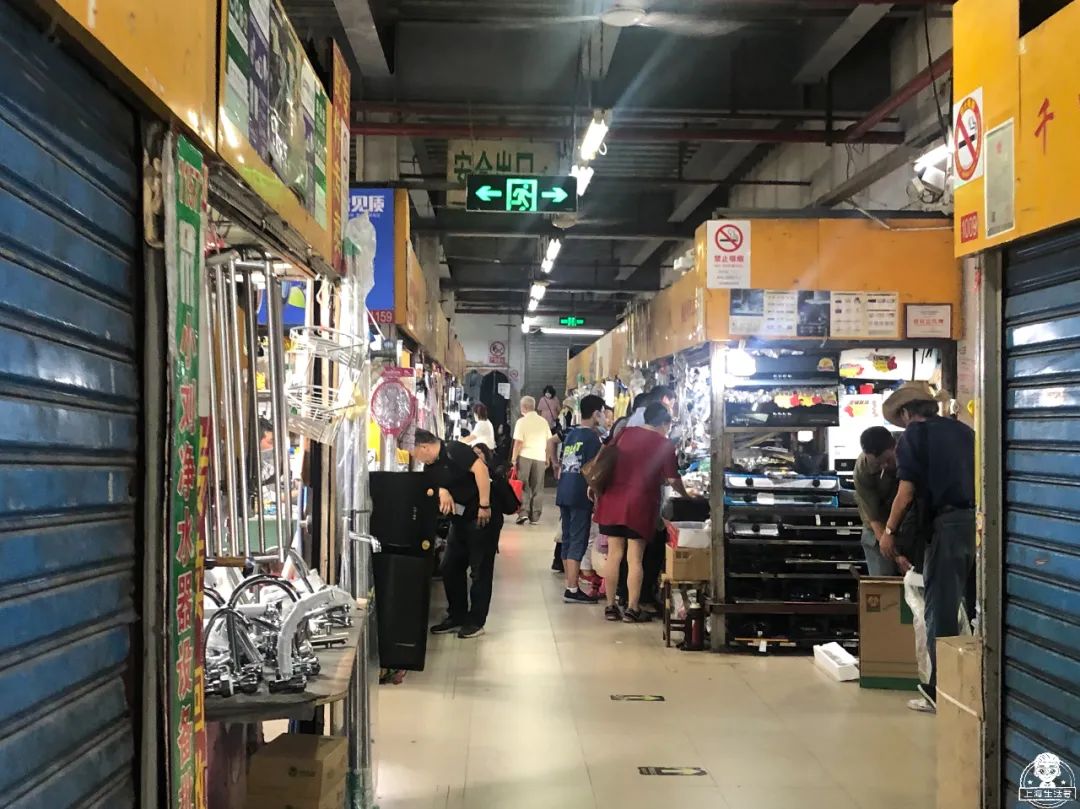 涓婃捣榛勬郸鍖轰竾鍟嗚姳楦熷競鍦鸿繕鍦ㄥ悧,涓婃捣涓囧晢鑺遍笩甯傚満鏂板潃鍦ㄤ粈涔堣矾