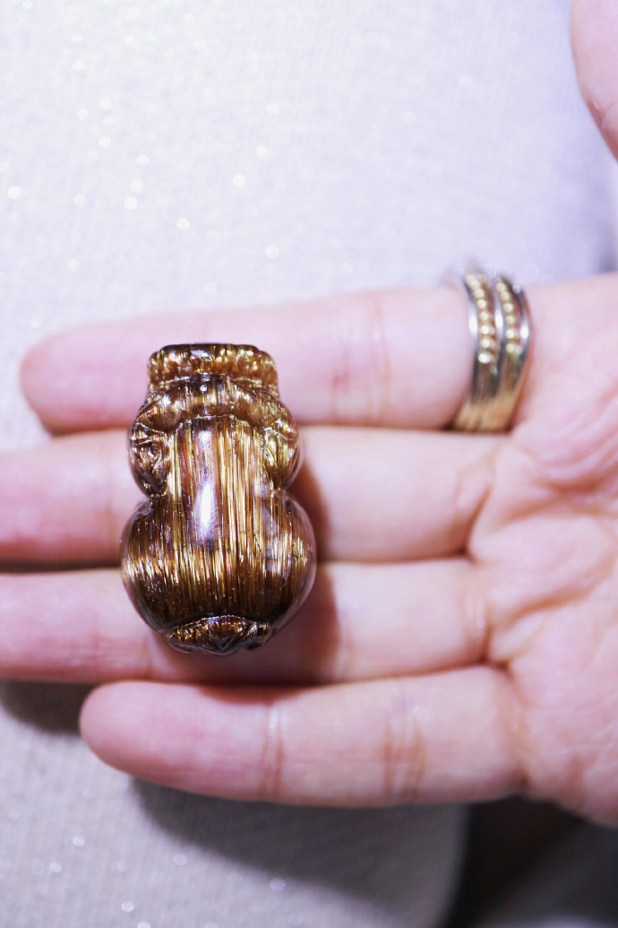 铜发晶和金发晶哪个更贵怎么区分,铜发晶和金发晶一样吗