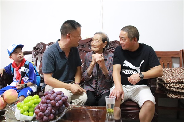 访毓秀学子，忆百年熟小历史