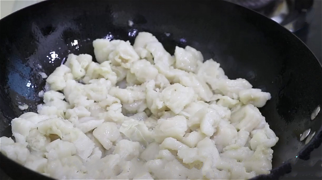 熬猪油只加水是错误的,为什么猪油熬出来有一股臭味