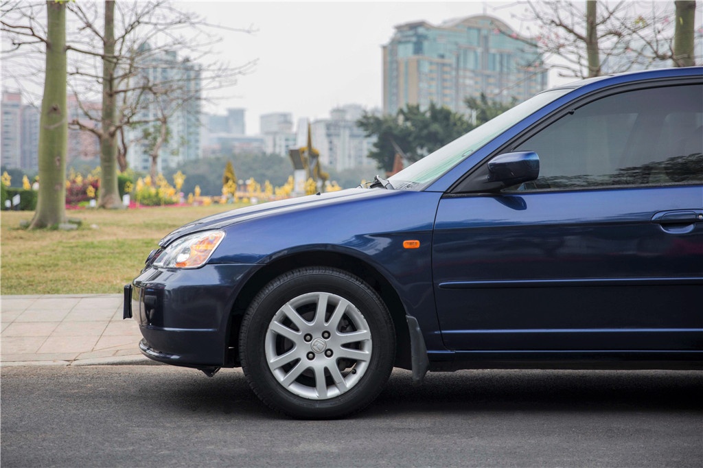 本田思域最畅销的一款,售价12万的本田思域