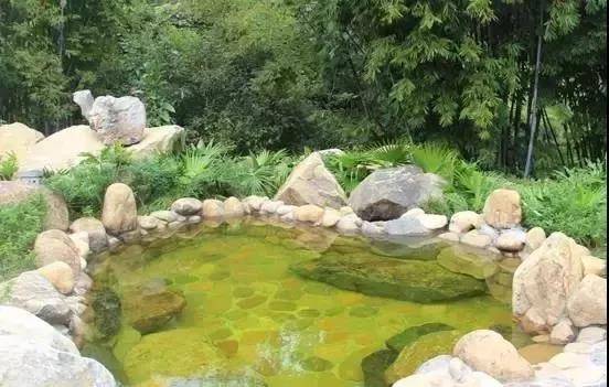 「冬来临·醉温泉」新装怡情谷主楼高级房,早晚2餐+泡38个温泉池