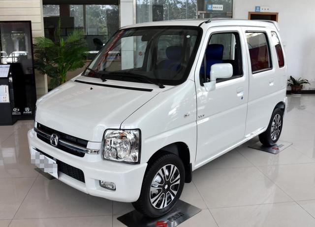 铃木北斗星1.4尺寸落地价,铃木北斗星1.99万