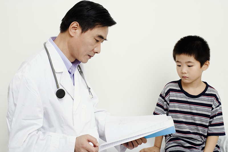 10岁小孩耳朵里长毛,耳道里面有黑毛怎么办