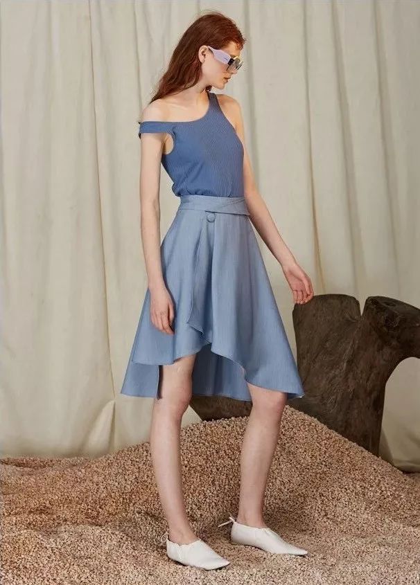 这20款惊艳的蓝色单品看一眼就迷上了。