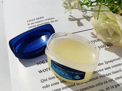 凡士林妙用大全,凡士林的100种用途