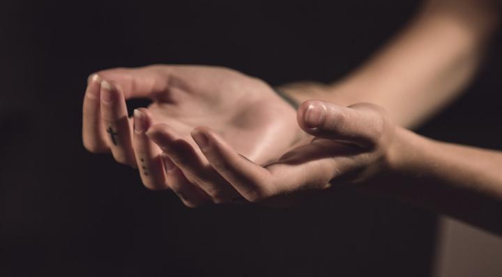 手臂和手逐渐疼痛难耐？这可能是高血糖导致的