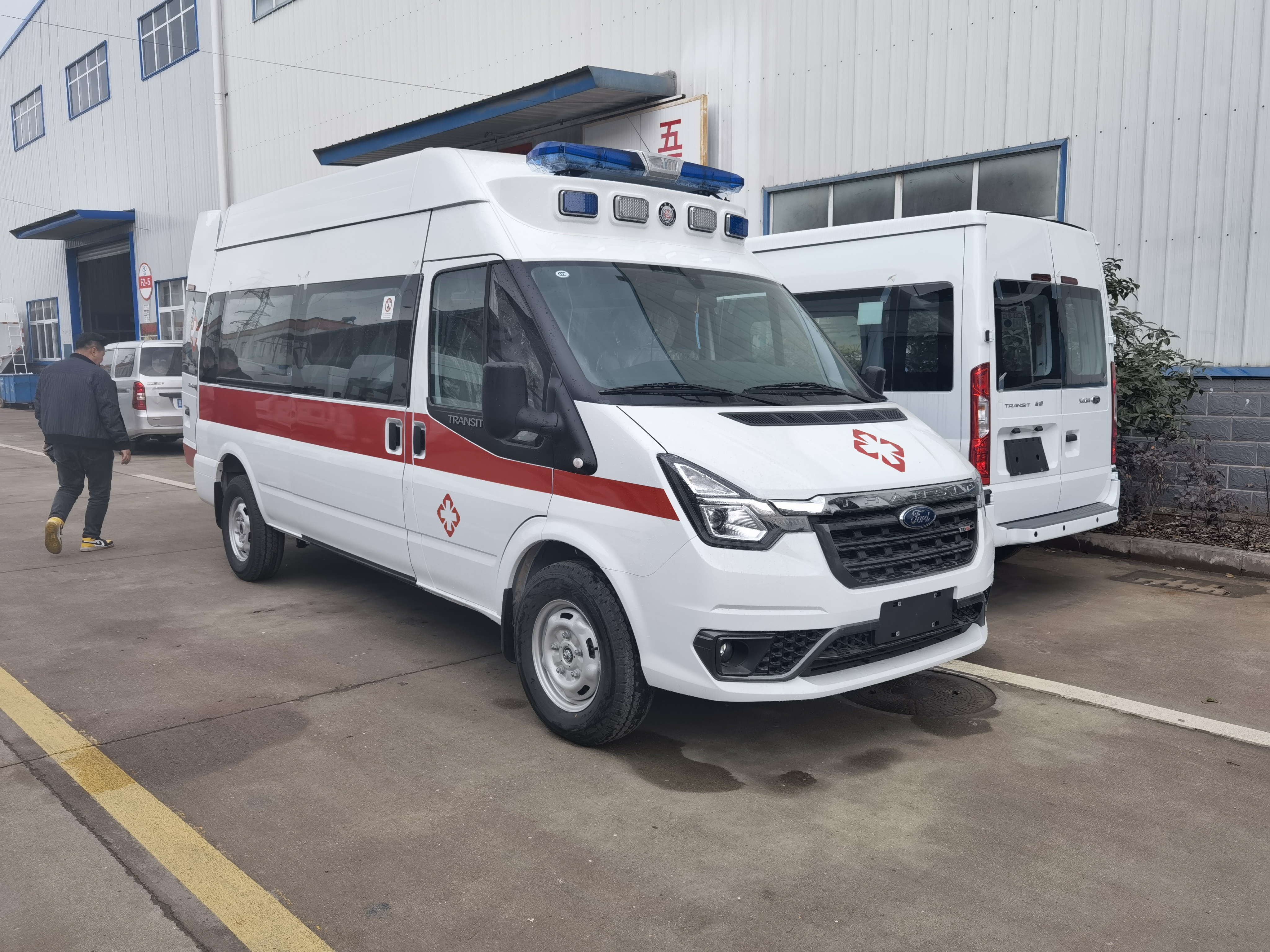 新世代全顺pro短轴中顶救护车,新世代全顺Pro救护车