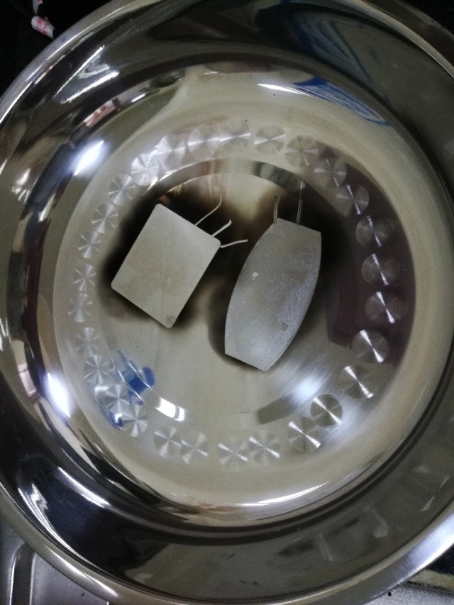 碗碟上的标签胶怎么去除,新碗盘上的标签如何清理