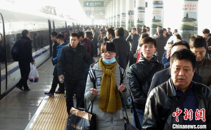 除夕火车票明起开售这种抢票方式成功率超高