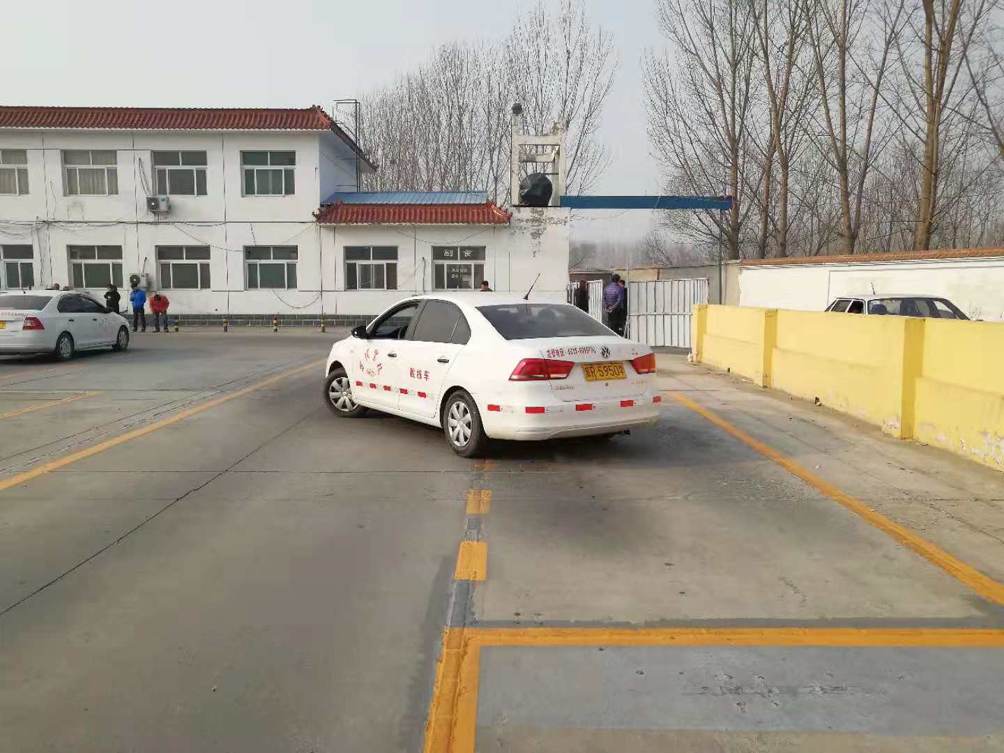 科目二考试熄火算不算停车,科目二倒车熄火扣几分