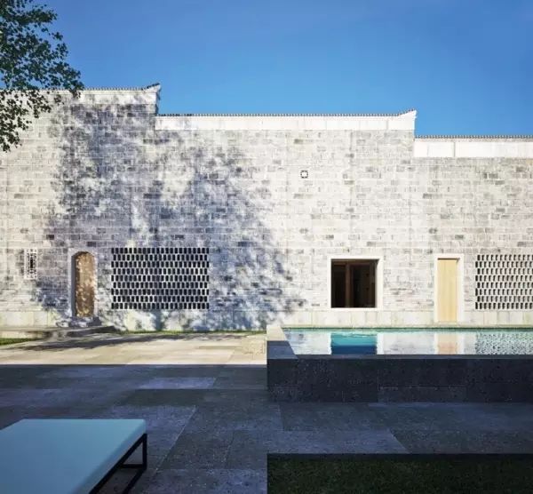 一晚80000，历时10年，耗资33亿的上海安缦，...