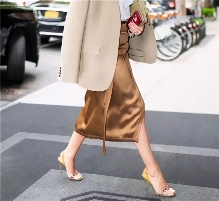 栗棕色和棕色哪个更适合鹅蛋脸,不同底色的棕色