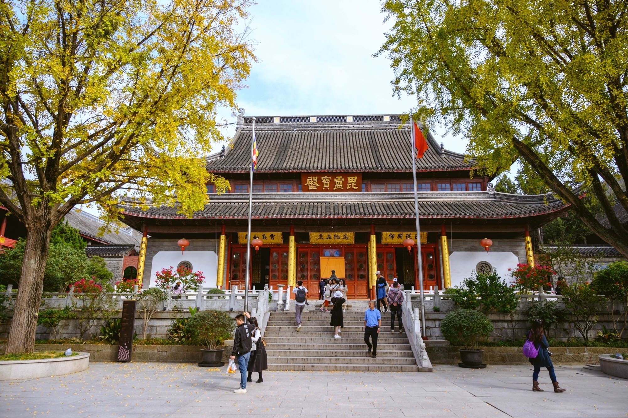 江苏人气最旺的寺庙,与浙江国清寺齐名,距今已1500多年历史