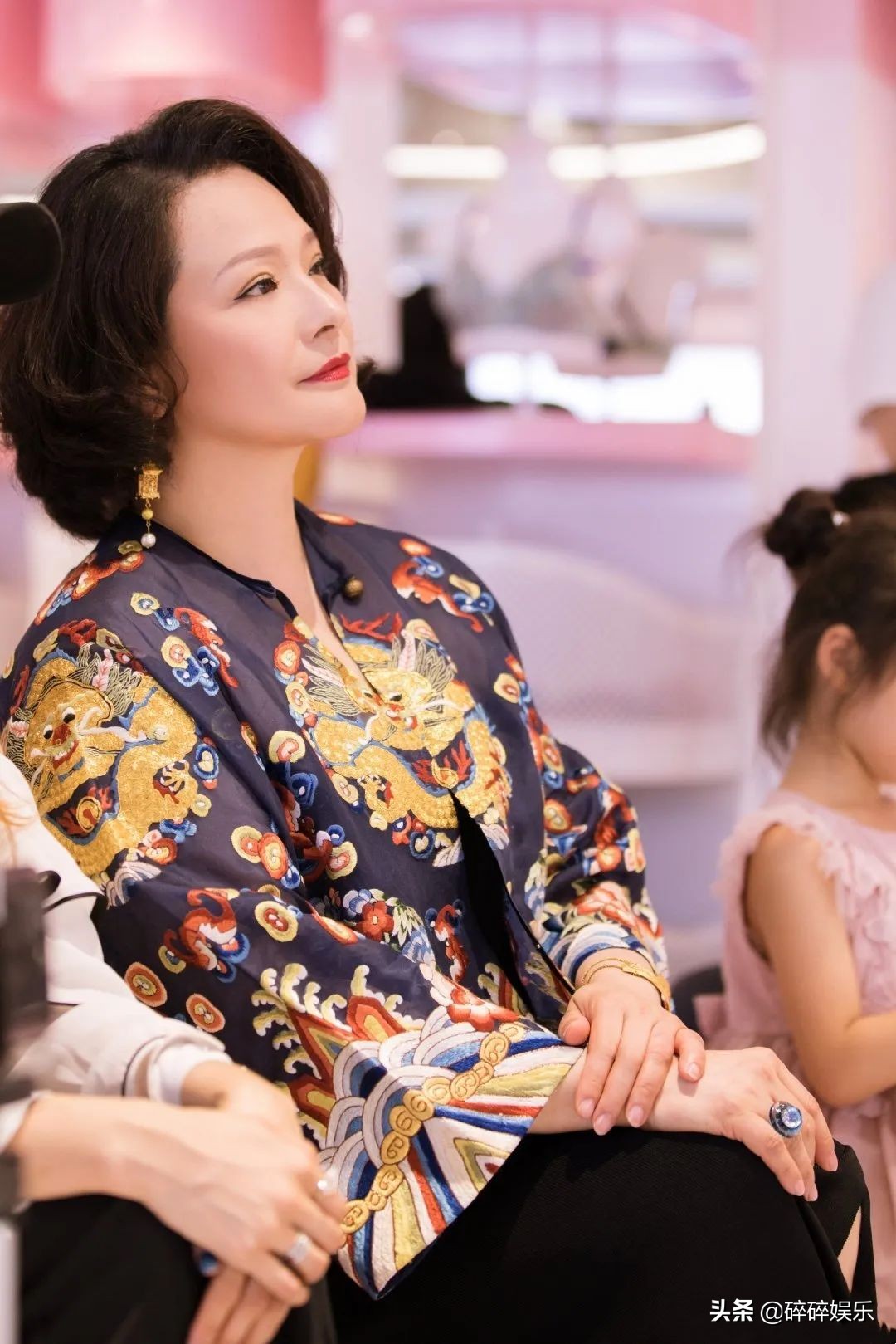 公关小姐演员今昔对比,公关小姐拍摄现场四位主演落泪