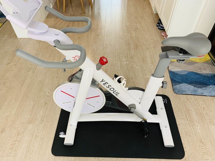 野小兽动感单车哪款比较舒适,一台动感单车