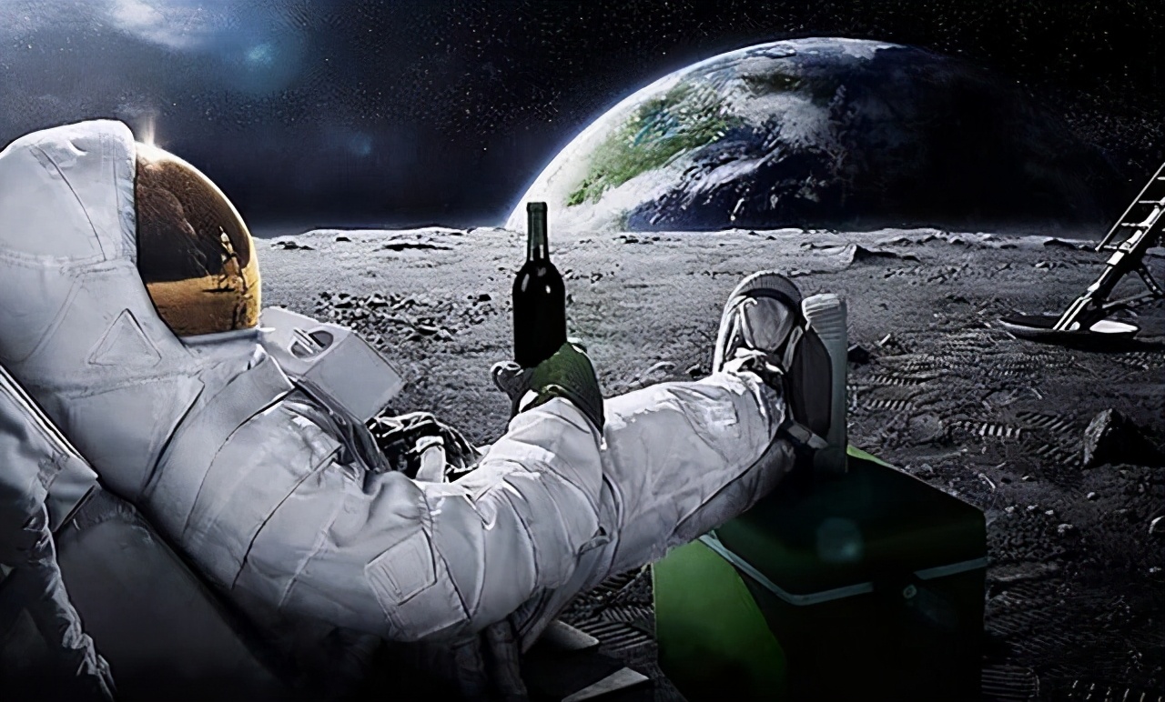 航天员有没有带上枪,神十二飞行员的箱子里有什么