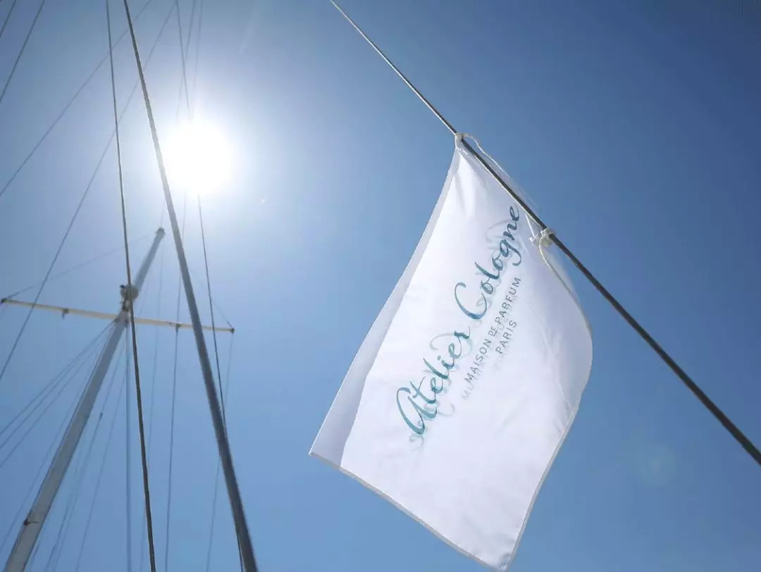 为什么rihanna那么火,rihanna副业赚多少钱