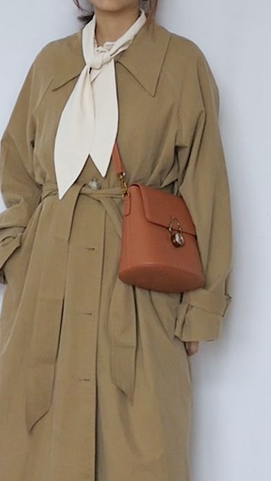 最节省空间又简便的叠风衣方法,薄款中长风衣怎么叠