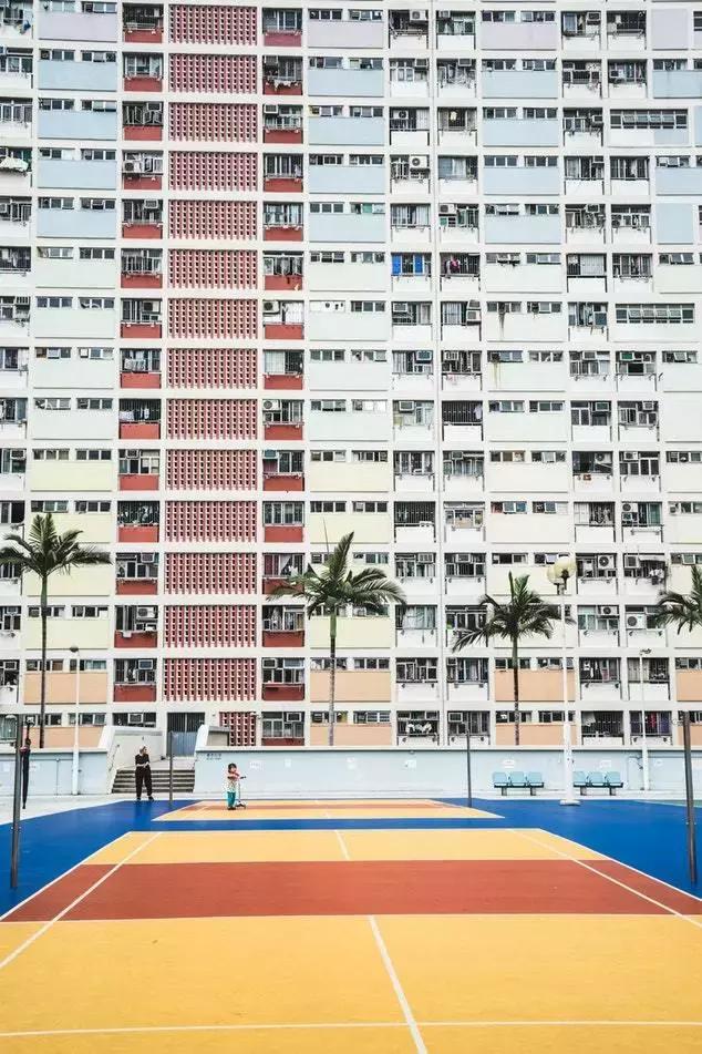 香港旅游攻略，这座中国人口最密集之城，昂贵房价让人遥不可及