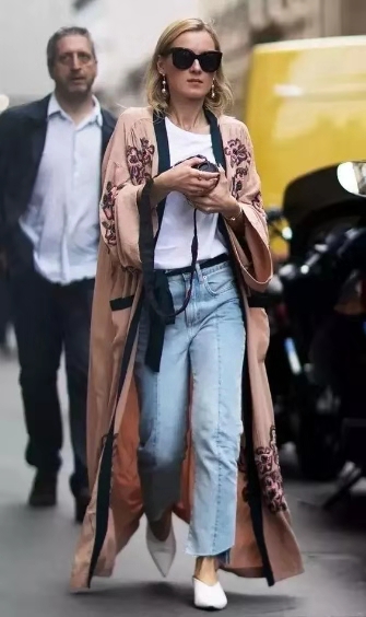 奶奶鞋怎么搭配好看 (最近很火的奶奶鞋女款怎么搭配)