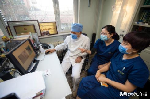 走进示范性职工创新工作室|侯本祥示范性职工创新工作室：显微镜下“走针”坏牙“起死回生”