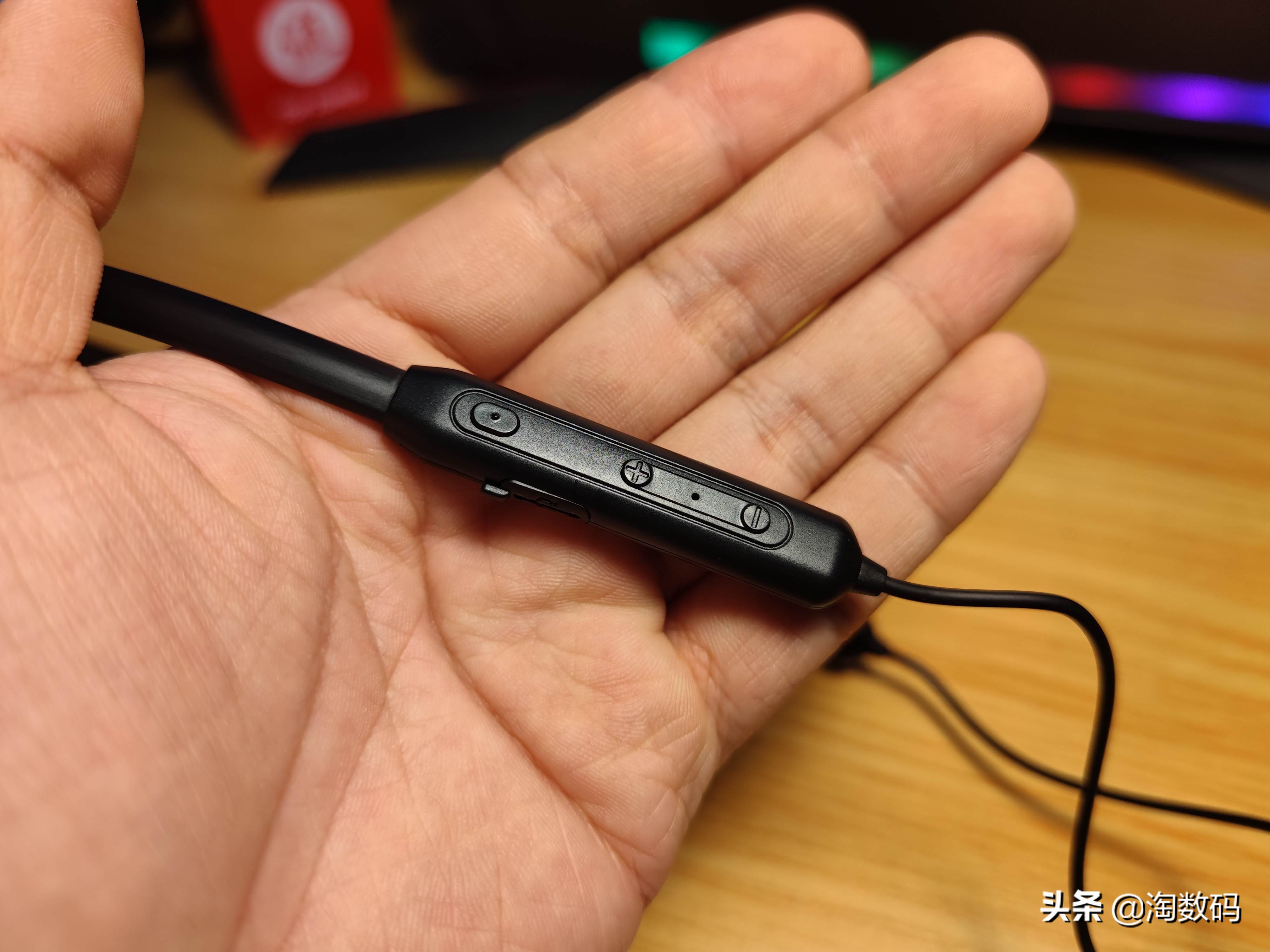 消费再降级:19块钱蓝牙无线耳机配双动圈+AAC音频编码,开箱晒单