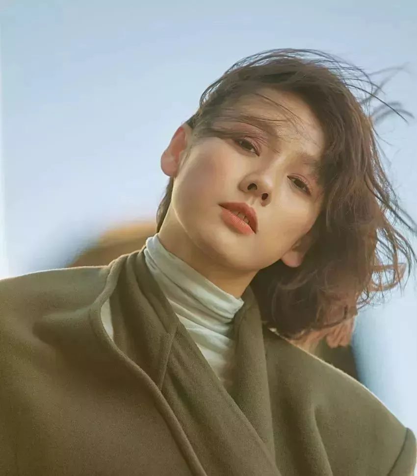 新年发型推荐齐肩发发量多,30-40岁适合发型男士圆脸发质细软