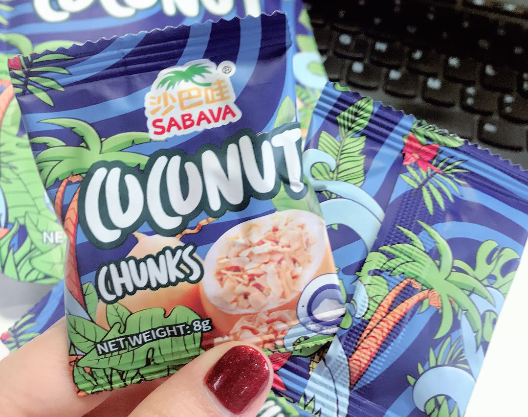 椰香味十足的椰子脆块,马来西亚椰子脆