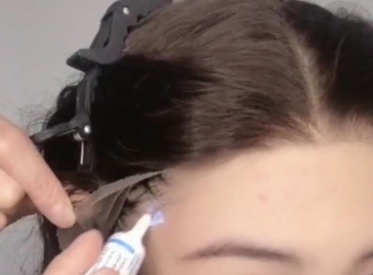 假发不戴时如何护理假发,听说假发一戴就掉