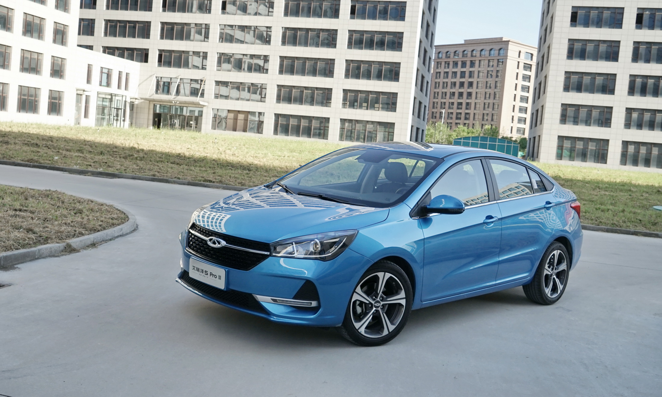 最低3.99万这几款车最适合代步了,这四款合资车不到十万可以买