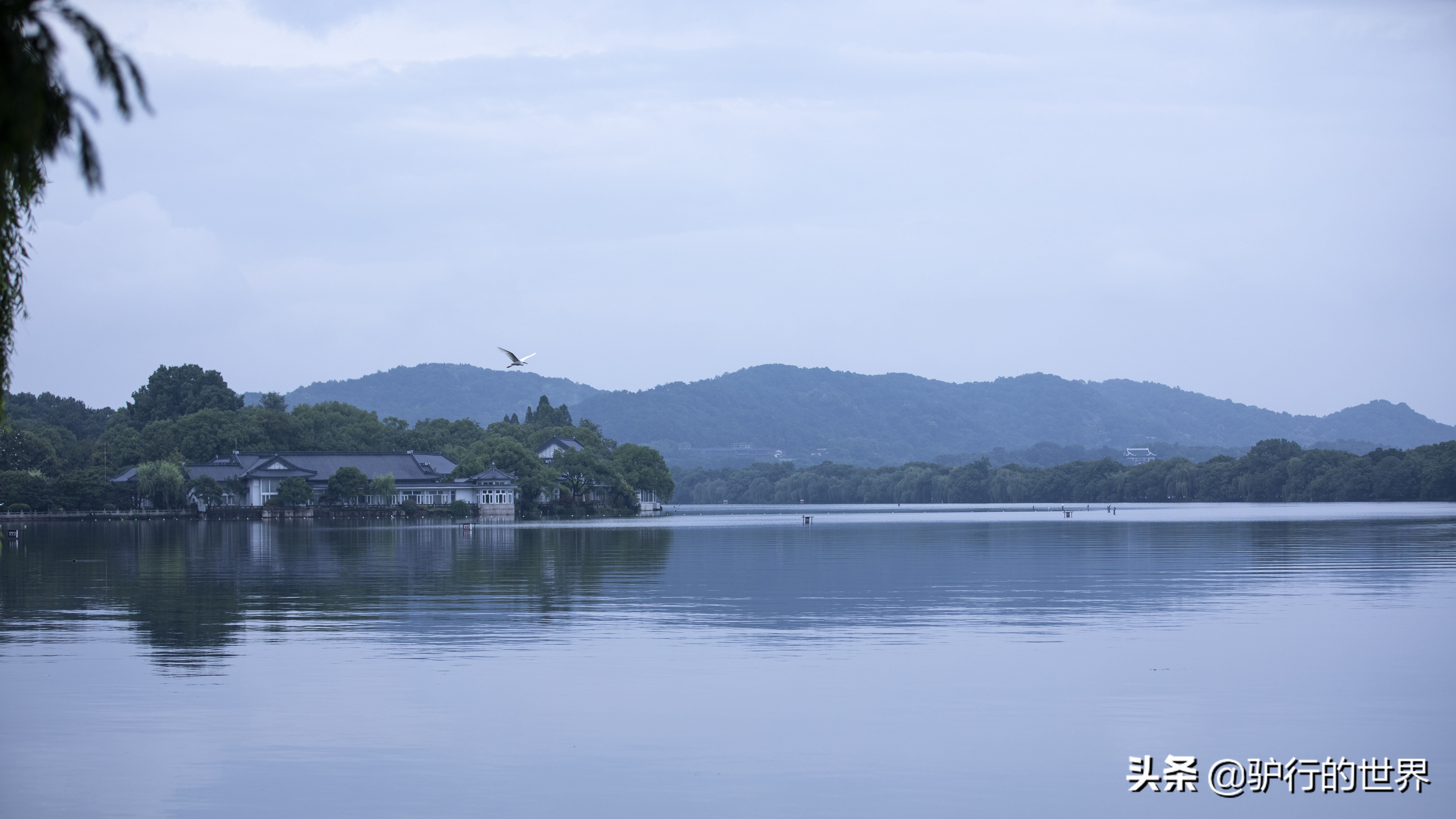 杭州西湖收费景点有哪些,杭州西湖景点的英文介绍