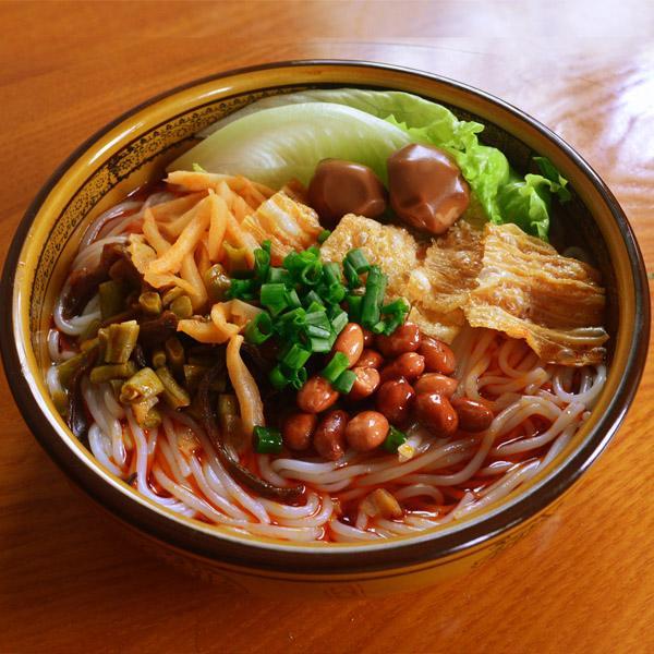 螺蛳粉怎么煮嗅起来臭吃起来香,最好吃螺蛳粉辣臭香的秘诀