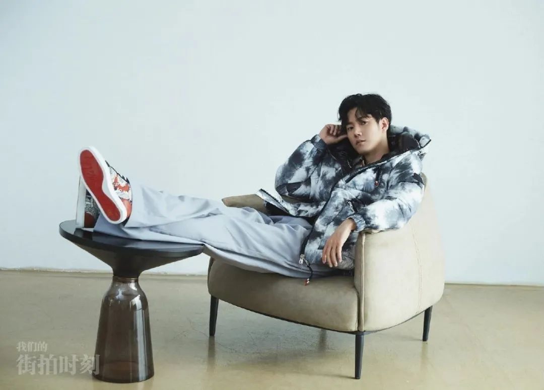 moncler羽绒服国外代言明星,moncler一件羽绒服可以穿几年